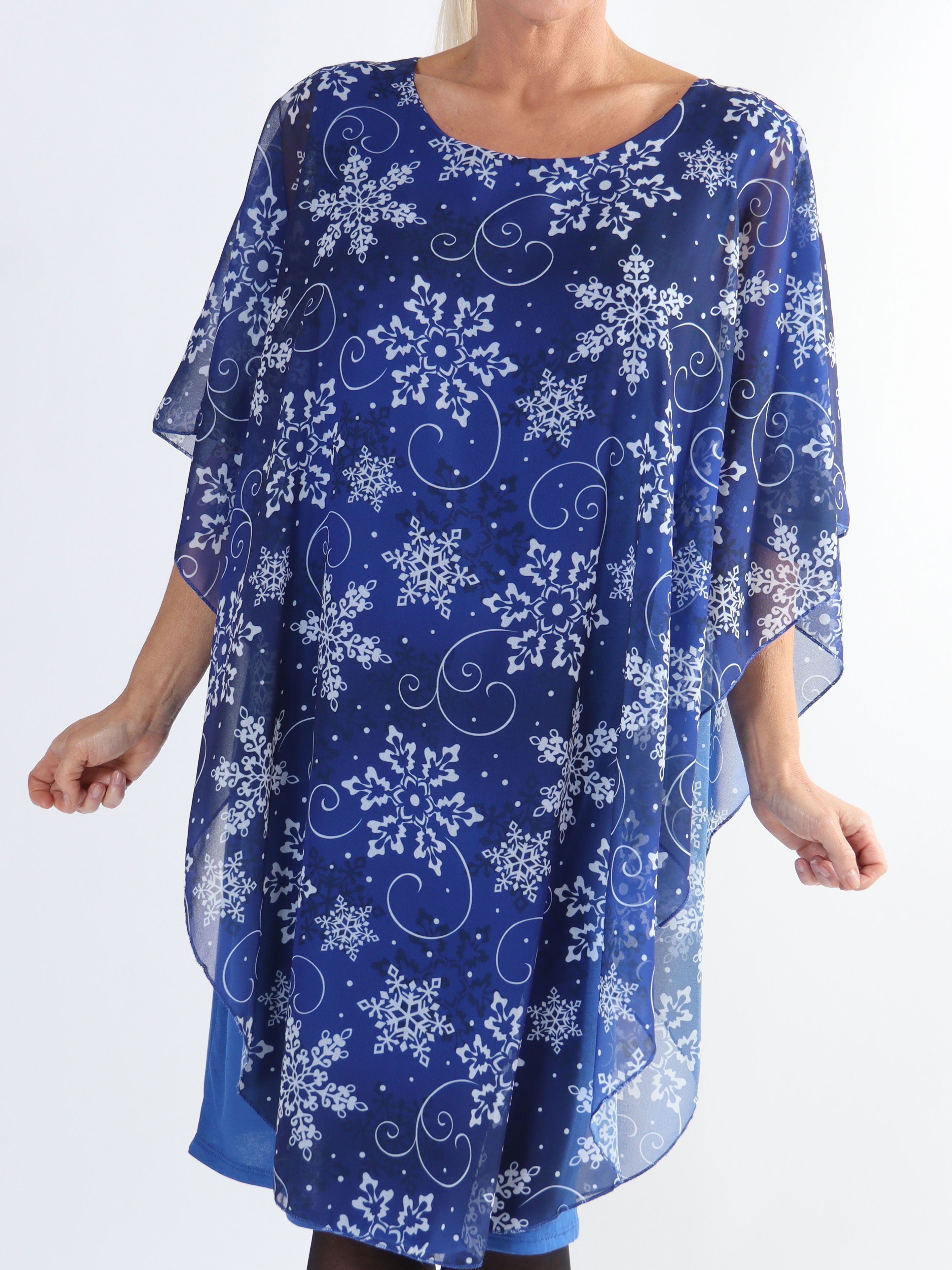 Kenya Snow - Tunikaklänning i plus size med chiffonglager med snöflingor